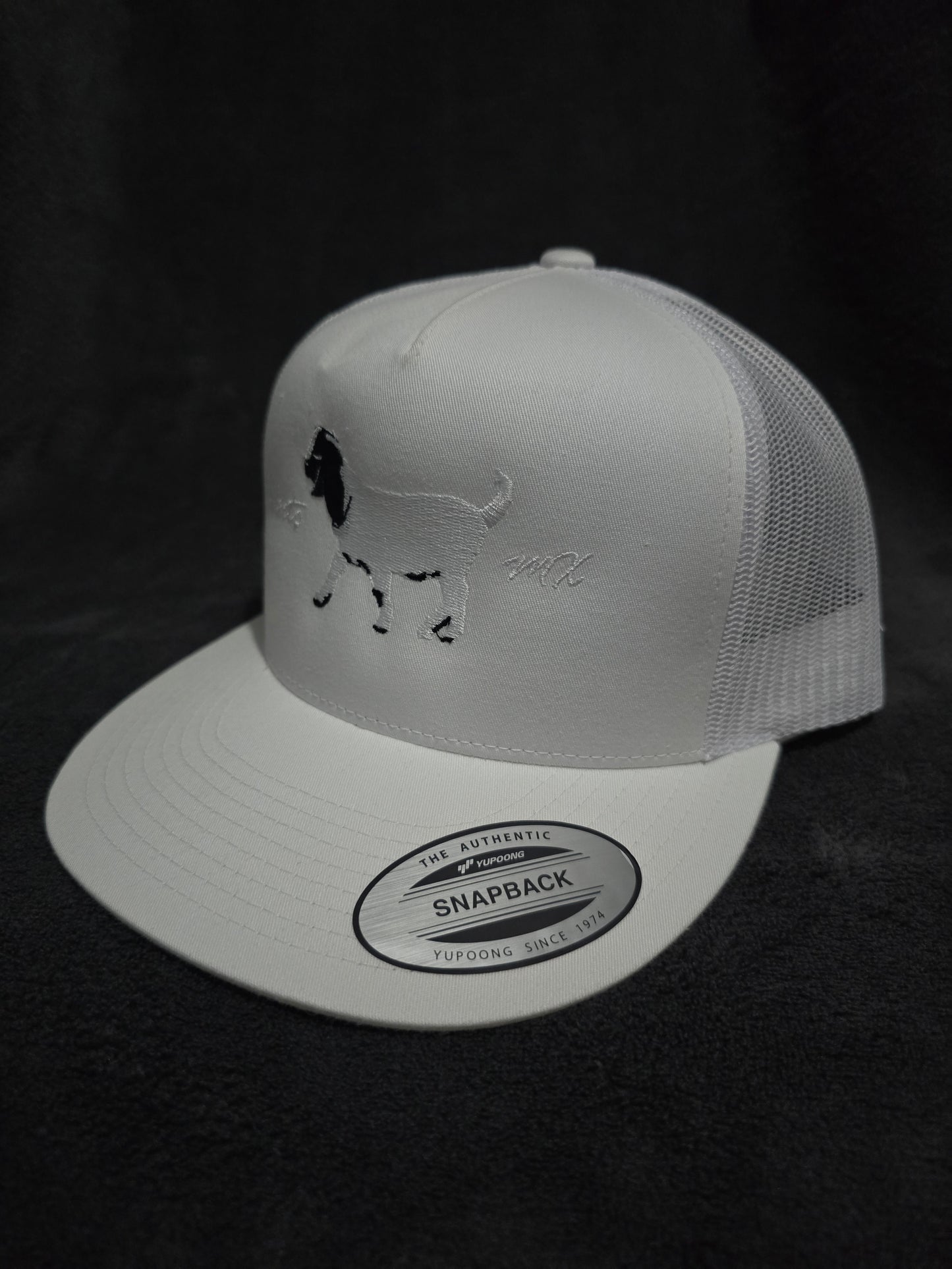 "El Chivo Selecto" Flat Brim Trucker Hat