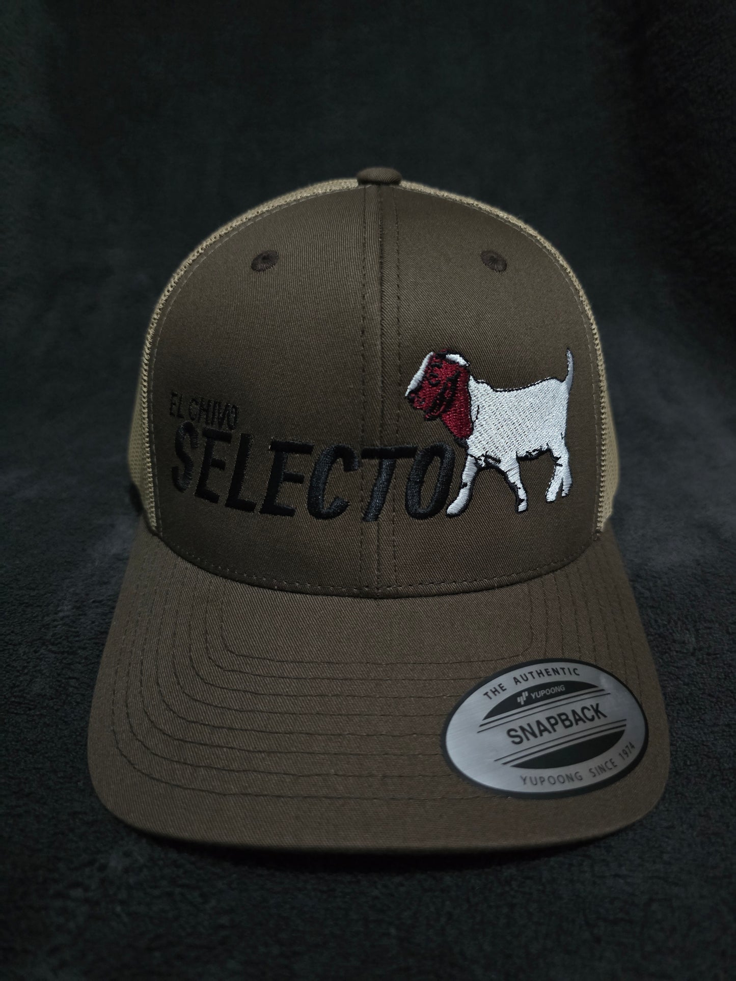 "El Chivo Selecto" Curved Trucker Khaki