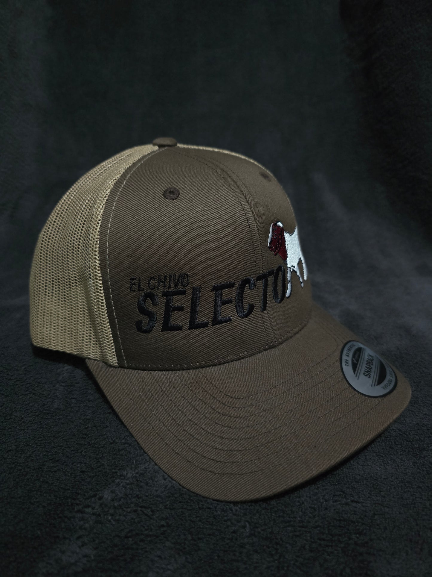 "El Chivo Selecto" Curved Trucker Khaki